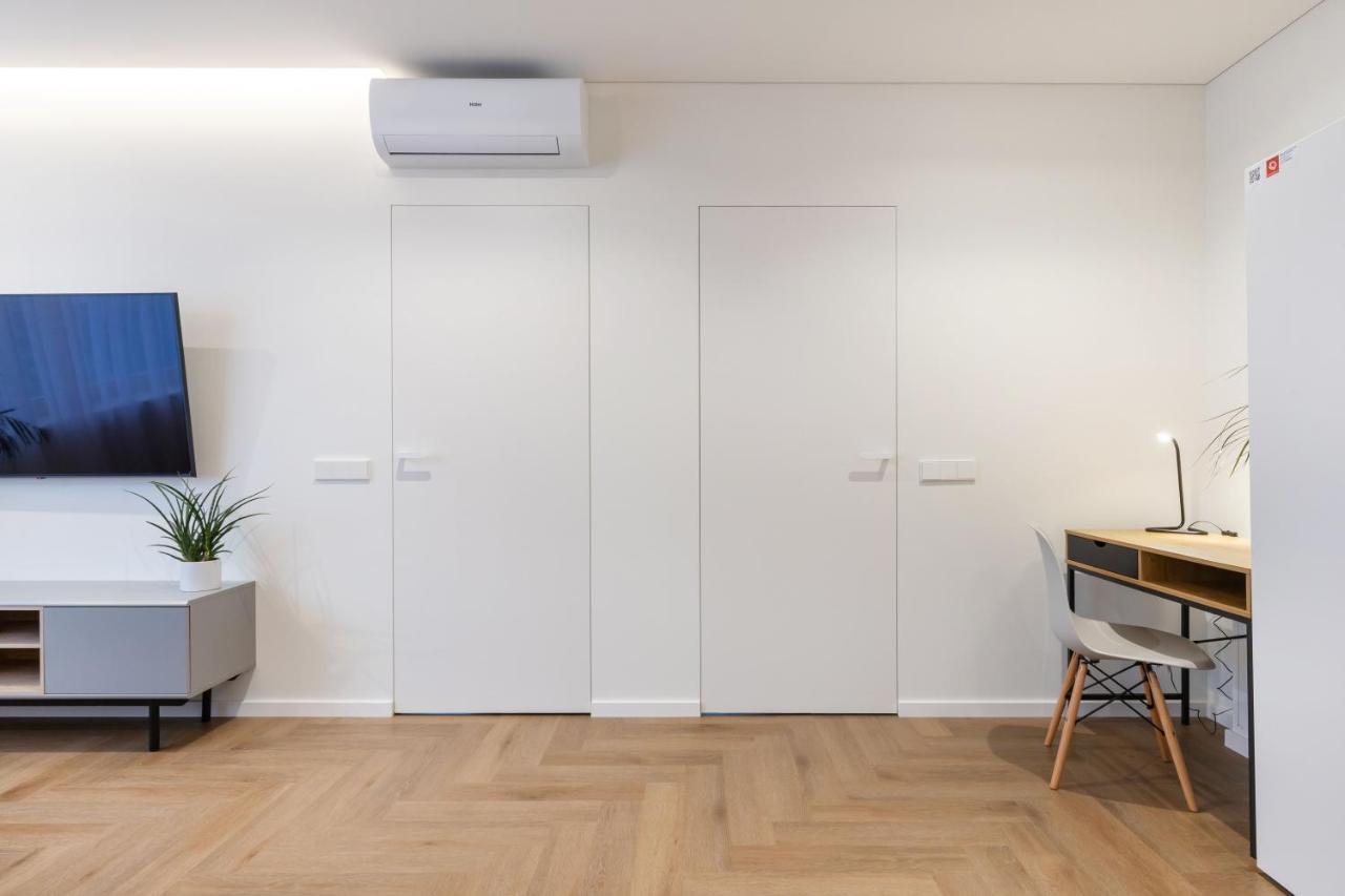 3 Bedroom Apart/24H Self Check In/Free Parking/Up To 6 People/ วิลนีอุส ภายนอก รูปภาพ